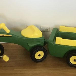 A072: John Deere Tractor and Wagon