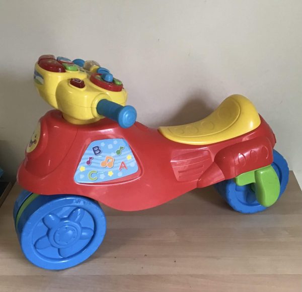 A078: VTech 2 in 1 learn and Zoom Motorbike