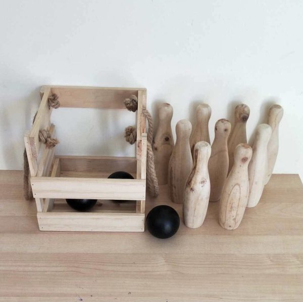 A062 : Wooden Skittles Set