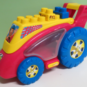 B003: Racing Car