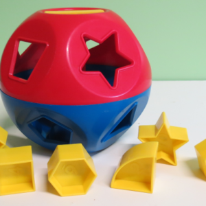 B018: Tupperware Shapes Ball