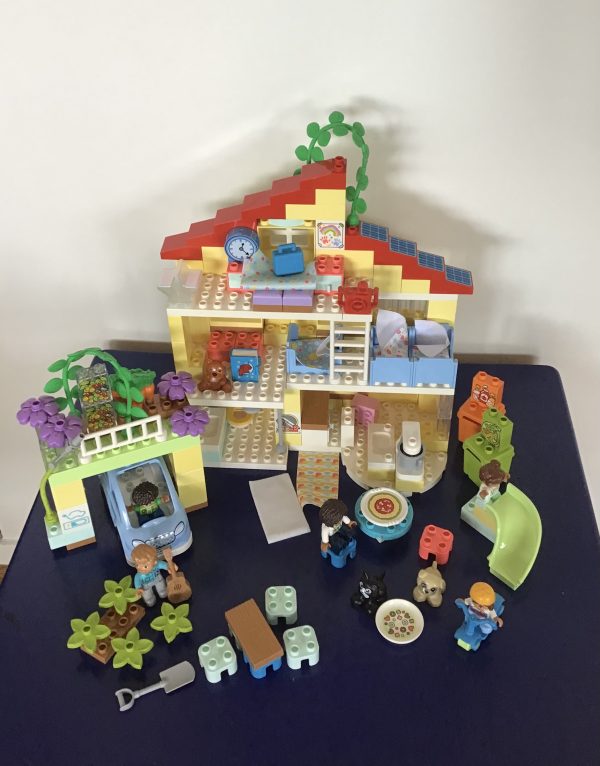 C003: Duplo 3 in1 Family House