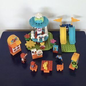 C004:  Duplo Fun Family Fair