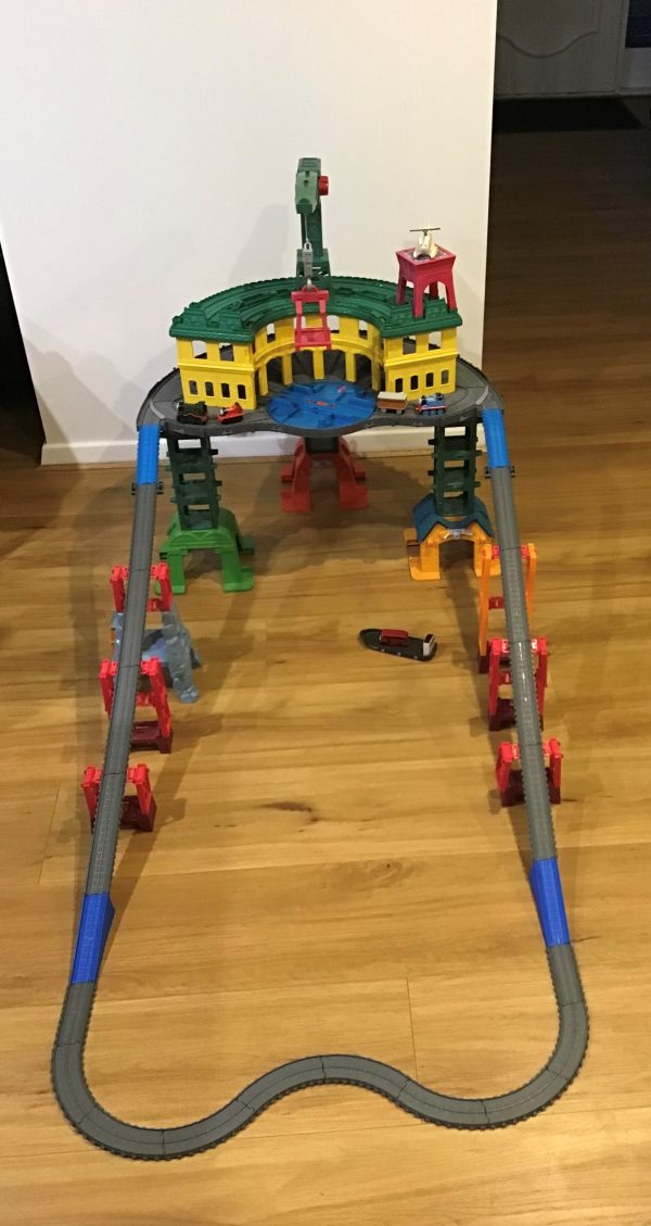 C005 : Thomas and Friends Super Station Set