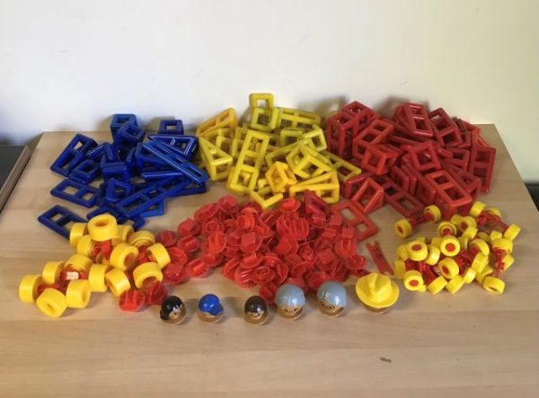 C051: Mobilo Construction Set
