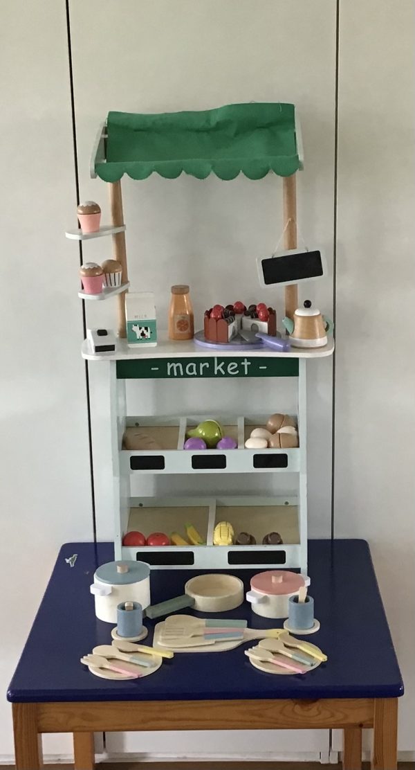 E025:  Market with Cover