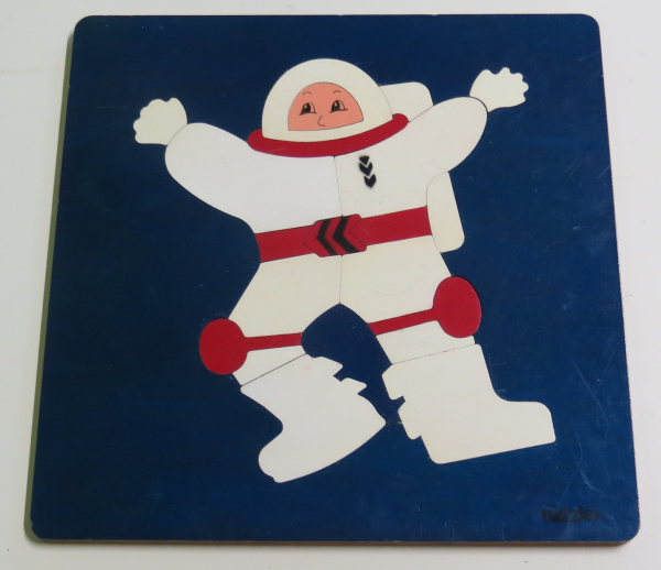 P008: Astronaut Puzzle