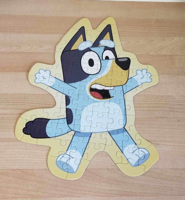 P147: 64 Piece Bluey Puzzle