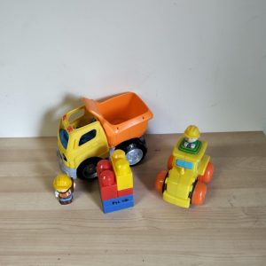 V021: Little People Construction Set