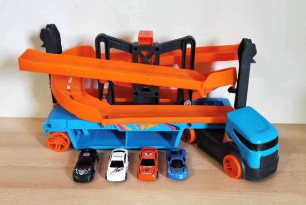 V051 : Hot Wheels Speedway Launcher